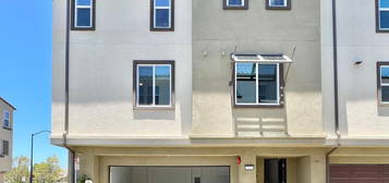 13480 Lopelia Meadows Pl #119, San Diego, CA 92130