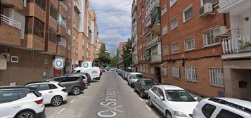 Apartamento de alquiler en Calle Sahagún, Bellavistas - Hipercor