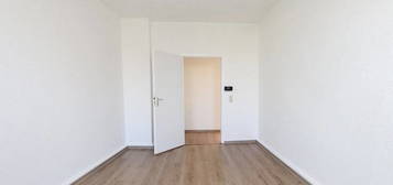 Neu renovierte 2-Zimmer Dachgeschosswohnung mit Balkon!