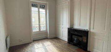 Location - Appartement - 2 pièces + cuisine - 52,07 m² -