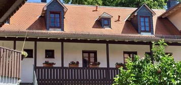 Moderne 4 Zimmer Wohnung im historischen Gebäude