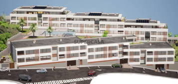 Apartamento T3 no Edf 58 Virtudes com vista Funchal