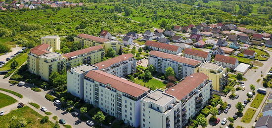 2 Zimmer, Balkon, Laminat im idyllischen Wohnpark Saaleblick