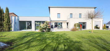 Maison 10 pièces 360 m²