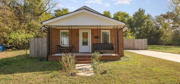 104 N Jackson St, Dunn, NC 28334