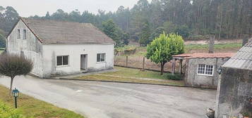 Casa en calle Valiño en Brión