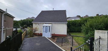 2 bed semi-detached house to rent