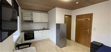 Möbliertes 1 Zimmer Apartment mit Küche und Bad für
Monteure, Zeitarbeiter, Studenten im DG