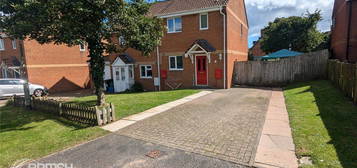 4 bed semi-detached house for sale