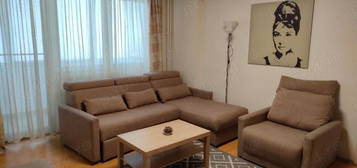 Apartament de 2 camere, 45 mp, AC, balcon, zona Unirii