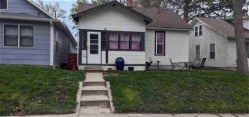 1902 S Spring Ave, Sioux Falls, SD 57105