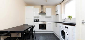 3 bedroom flat to rent