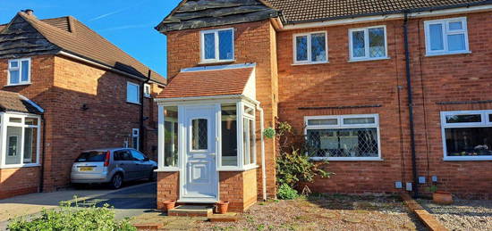 4 bed semi-detached house for sale