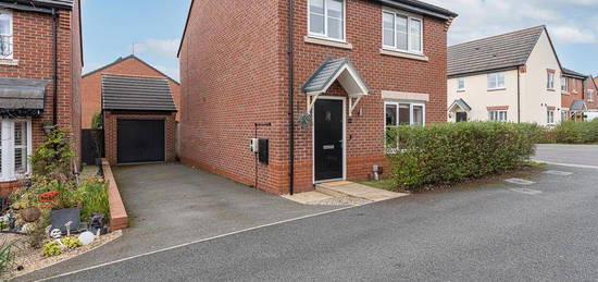 4 bed detached house for sale