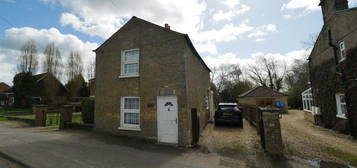 2 bedroom detached house