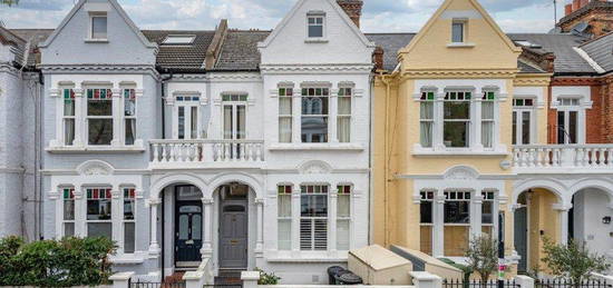 Terraced house to rent in Altenburg Gardens, London SW11