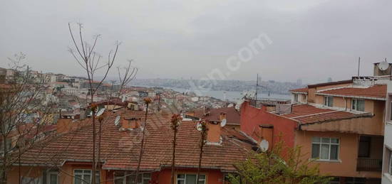 Üsküdar merkezde sahibinden temiz eşyalı ev