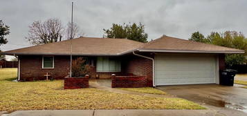 5226 Ritchie Ave, Enid, OK 73703