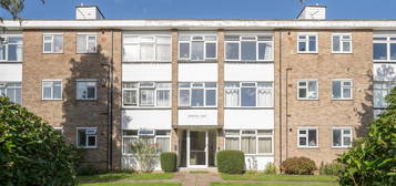 Flat for sale in Handsworth Avenue, London E4