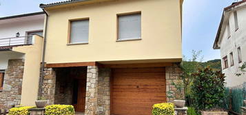 Chalet adosado en venta en calle de la Garrotxa