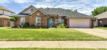 8312 NW 105th St, Oklahoma City, OK 73162