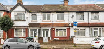 Flat for sale in Boreham Road, Wood Green N22