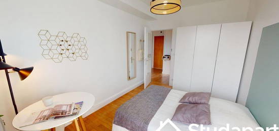 Studio meublé  à louer, 1 pièce, 41 m², Étage 8/–