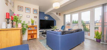 Flat for sale in Stamford Road, Kettering NN16