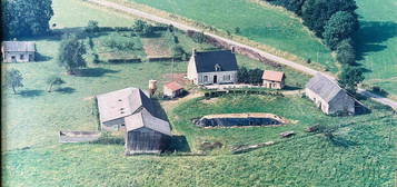 Corps de ferme à restaurer avec terres agricoles