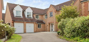 5 bedroom detached house for sale