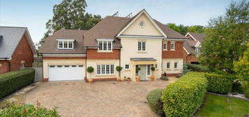 6 bedroom detached house for sale