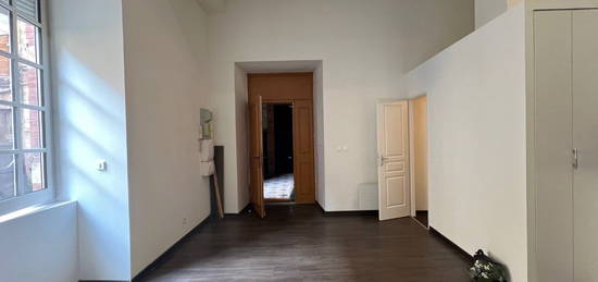 Appartement  à louer, 2 pièces, 1 chambre, 61 m²