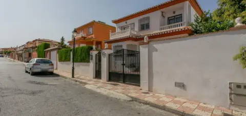 Casa en calle del Cerezo