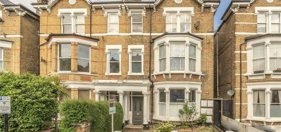 Flat to rent in Montrell Road, Streatham SW2