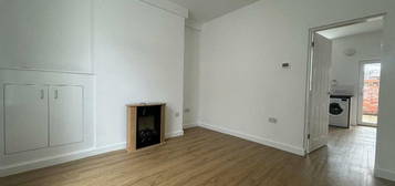 2 bedroom terraced house