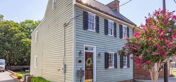 513 Princess Anne St, Fredericksburg, VA 22401