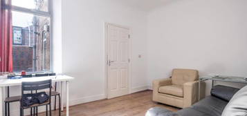 3 bedroom ground floor flat