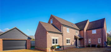 6 bedroom detached house for sale