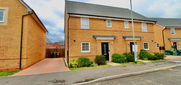 3 bed semi-detached house for sale