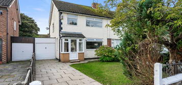 3 bed semi-detached house for sale