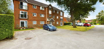 Flat for sale in Collingwood, Farnborough, Hampshire GU14