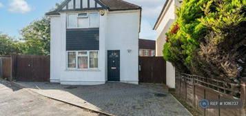 2 bedroom detached house