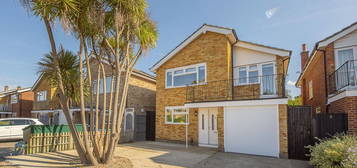 4 bed detached house to rent