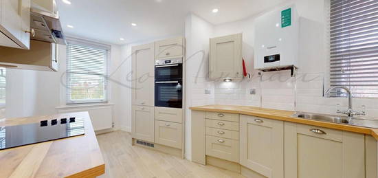 Flat to rent in Lauderdale Road, Maida Vale W9