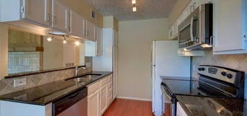 908 Poplar St Apt 203, Austin, TX 78705