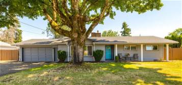 1119 South End Rd, Oregon City, OR 97045