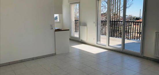 Appartement  à louer, 3 pièces, 2 chambres, 62 m²