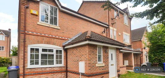 5 bedroom semi-detached house