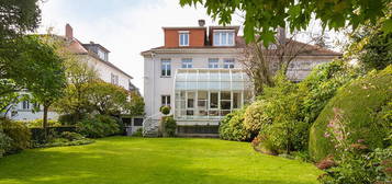 Schönes Haus mit tollem Grundstück in bester Lage im Dichterviertel