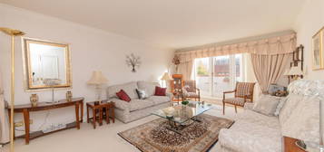 Flat for sale in Holders Hill Road, Hendon, London NW4